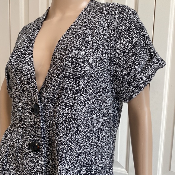 Kenneth Cole Reaction Womens L Short Sleeve Cardigan. Black and White Knit. - Picture 4 of 9